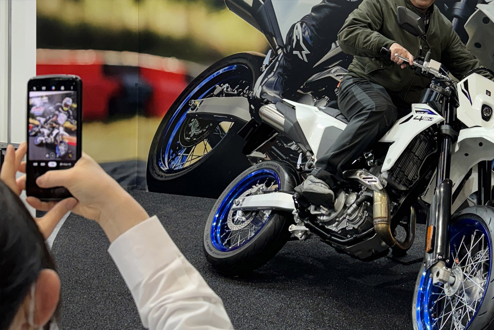 スズキ株式会社 東京モーターサイクルショーブース 4枚目